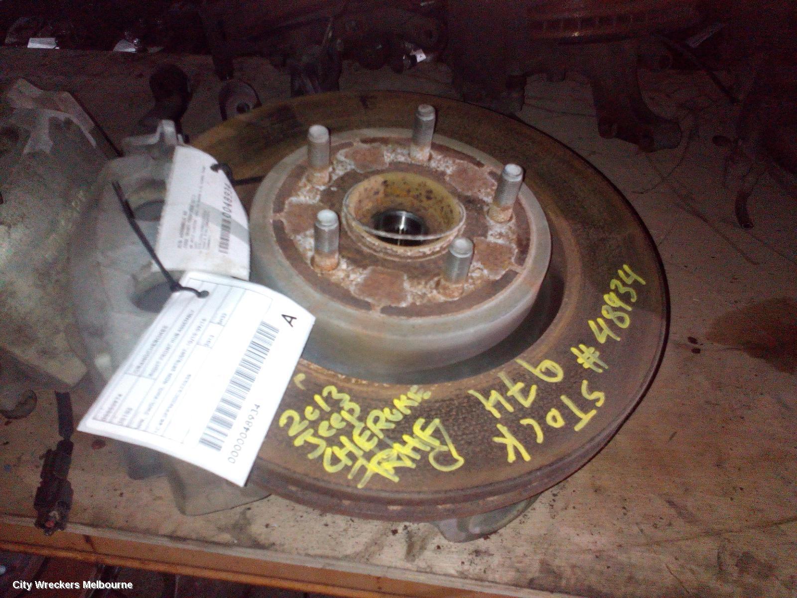 JEEP GRANDCHEROKEE RIGHT FRONT HUB ASSEMBLY, WK, 2WD/4WD, NON SRT8/SRT, 10/2010 - 09/2016 - Image 1