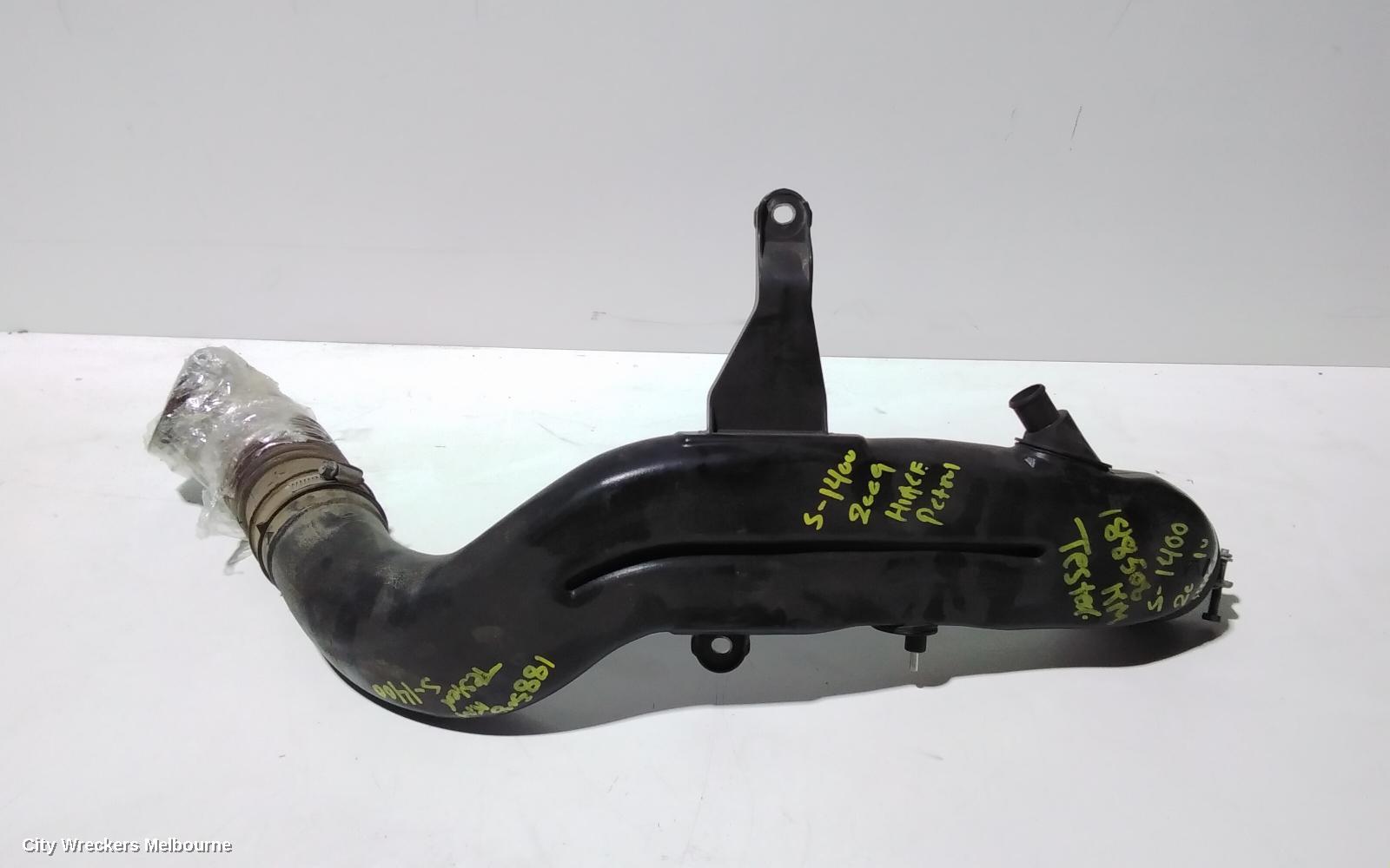 TOYOTA HIACE, TRH/KDH 03/2005 - 04/2019, THROTAL BODY HOSE: 89838 - Image 1