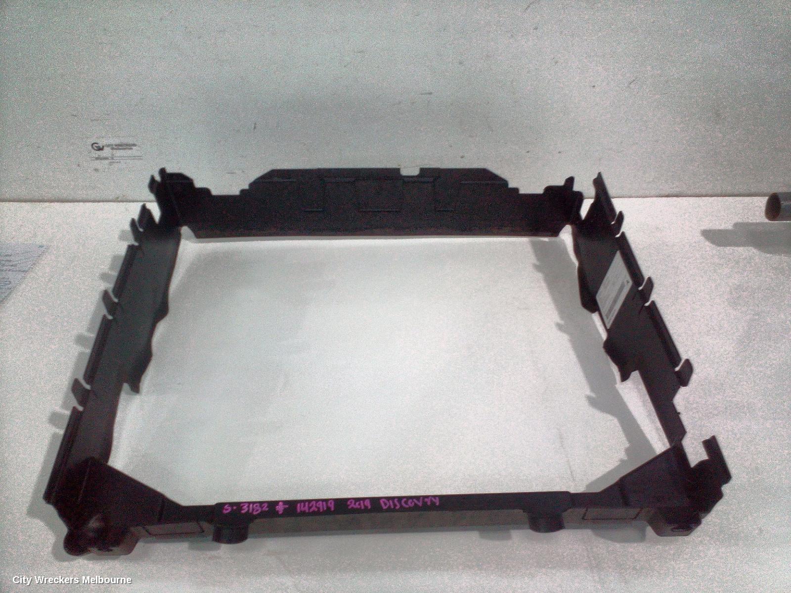 LAND ROVER DISCOVERY FAN SHROUD, L462, 12/2016 ONWARDS - Image 2