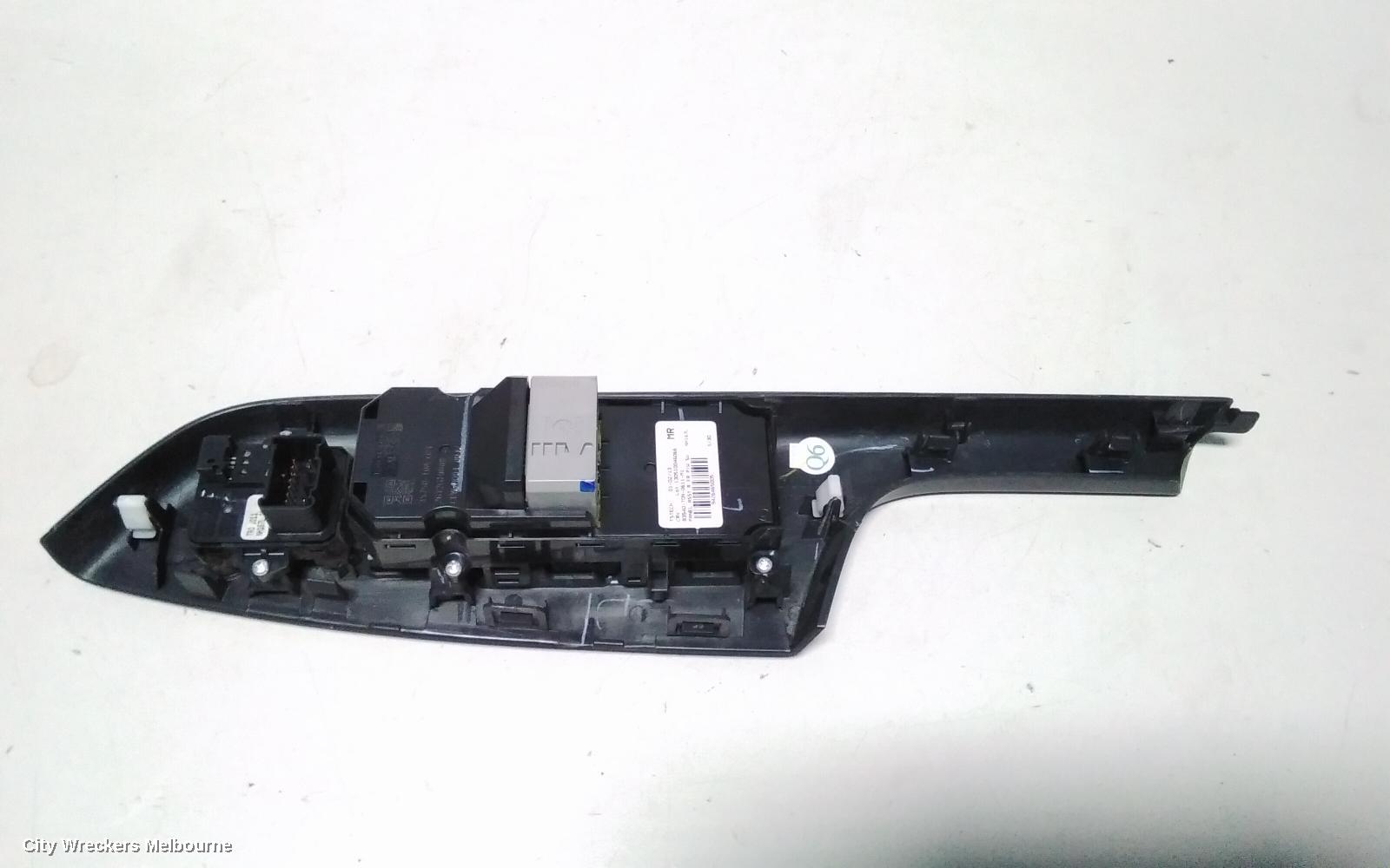 HONDA CRV PWR DR WIND SWITCH, RH FRONT (MASTER SWITCH), AUTO DOWN ALL WINDOWS, RM, 11/2012 - 04/2017 - Image 3