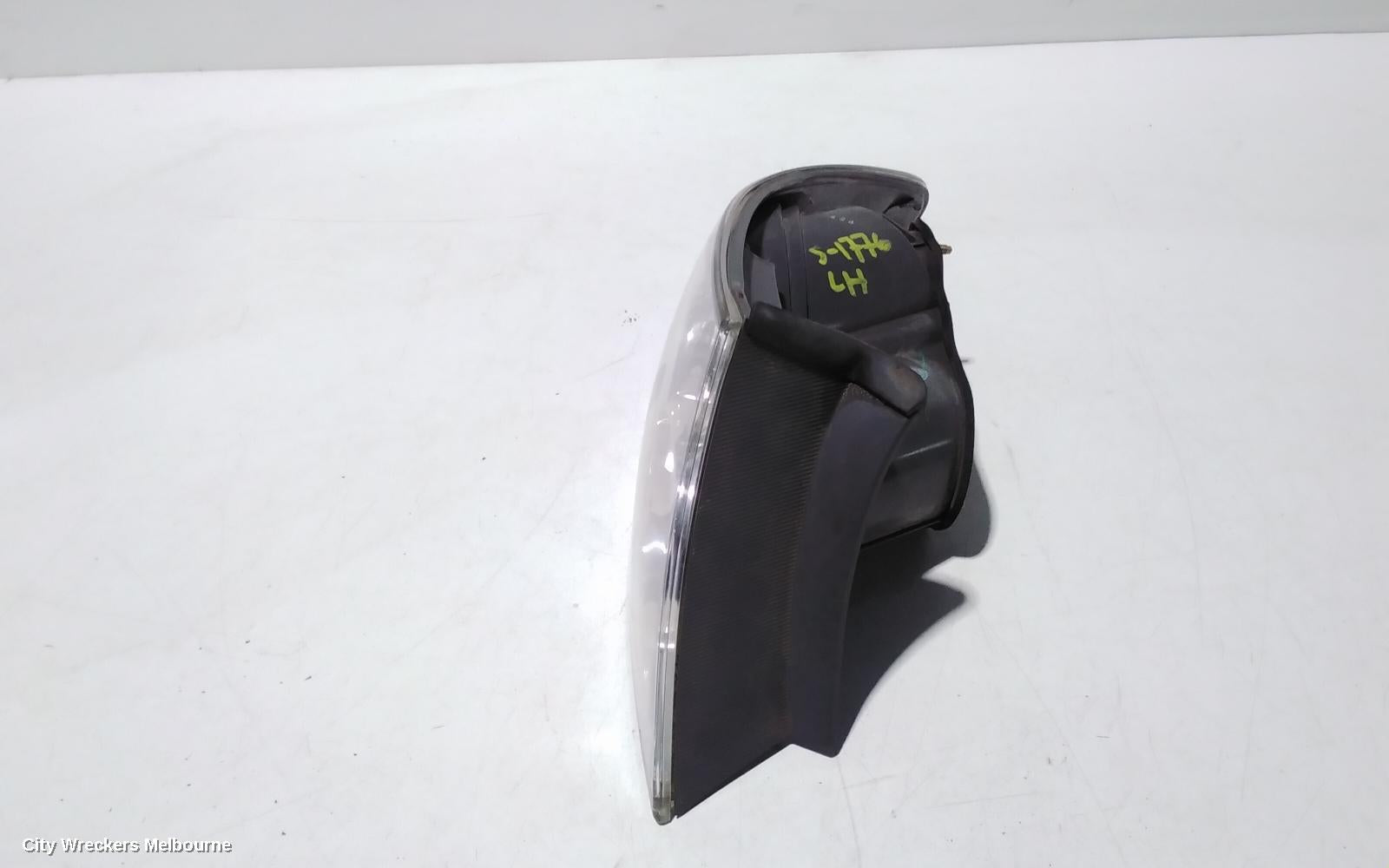 MAZDA 6 LEFT TAILLIGHT, GG/GY, SEDAN/HATCH, LENS# 220-61971, 09/2002 - 08/2005 - Image 3