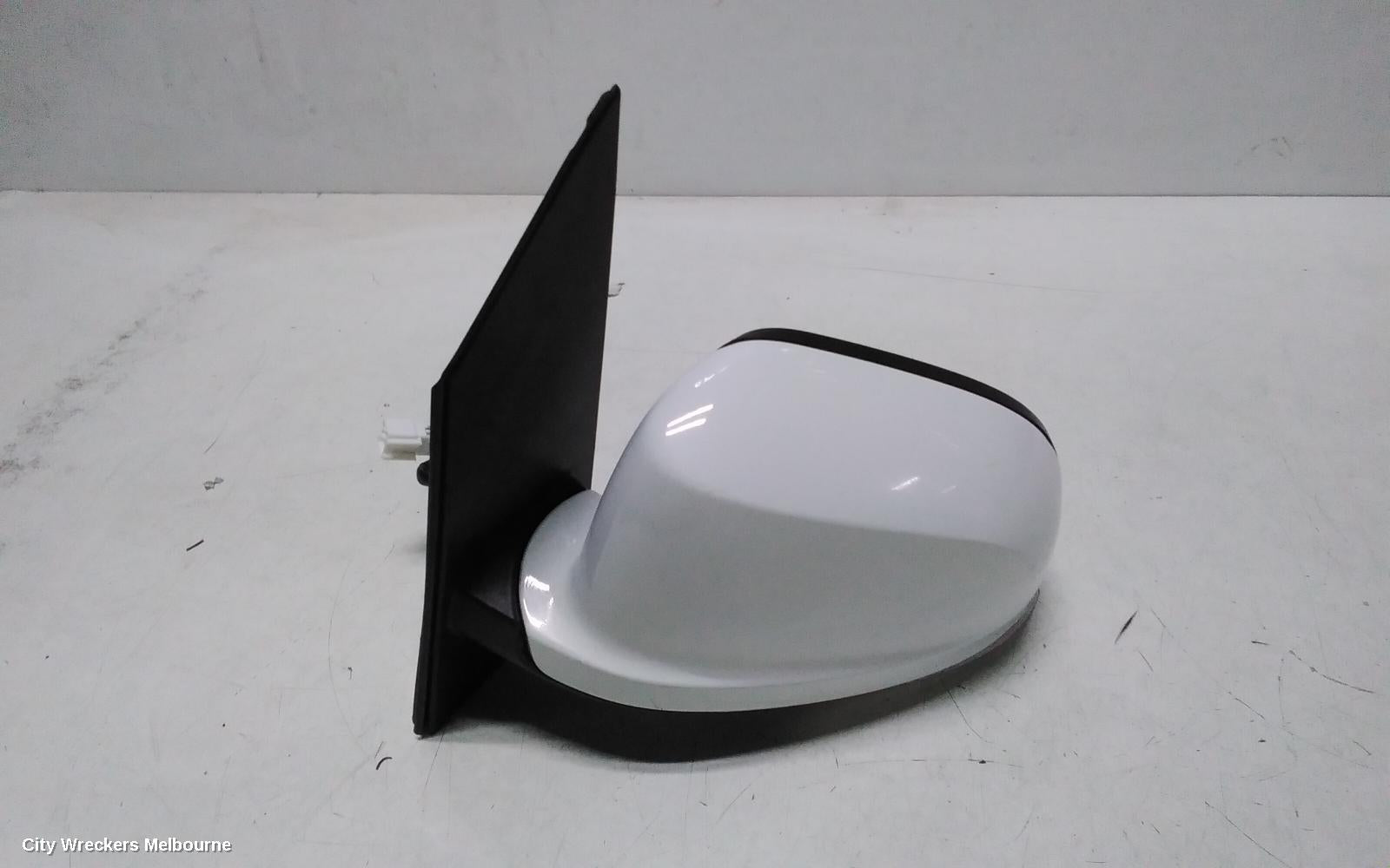 LDV G10 LEFT DOOR MIRROR, SV7A, W/ MANUAL FOLD, NON CAMERA TYPE, COLOUR CODED, WAGON, 04/2015 - 08/2022 - Image 2