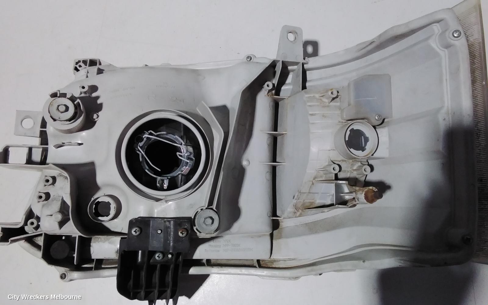 TOYOTA HIACE RIGHT HEADLAMP, TRH/KDH, SLWB, 08/2010 - 12/2013 - Image 3