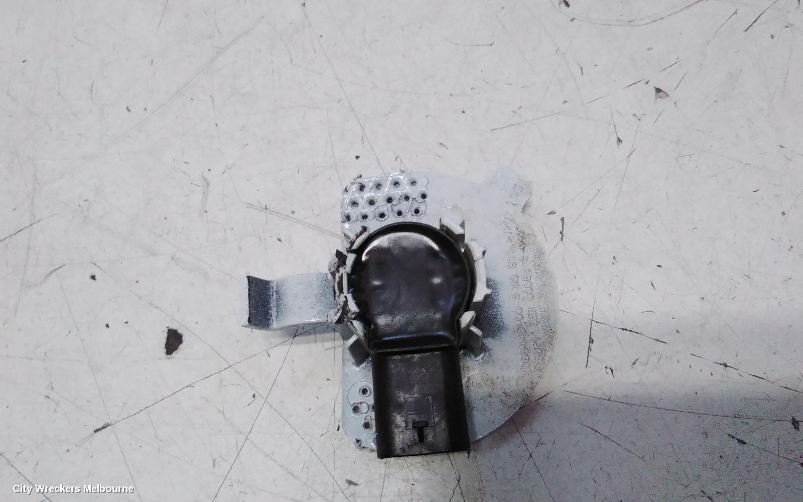 TESLA MODEL 3, 1ST GEN, 06/2019 ONWARDS, 1 REAR BUMBER PARKING SENSOR : 138743 - Image 2