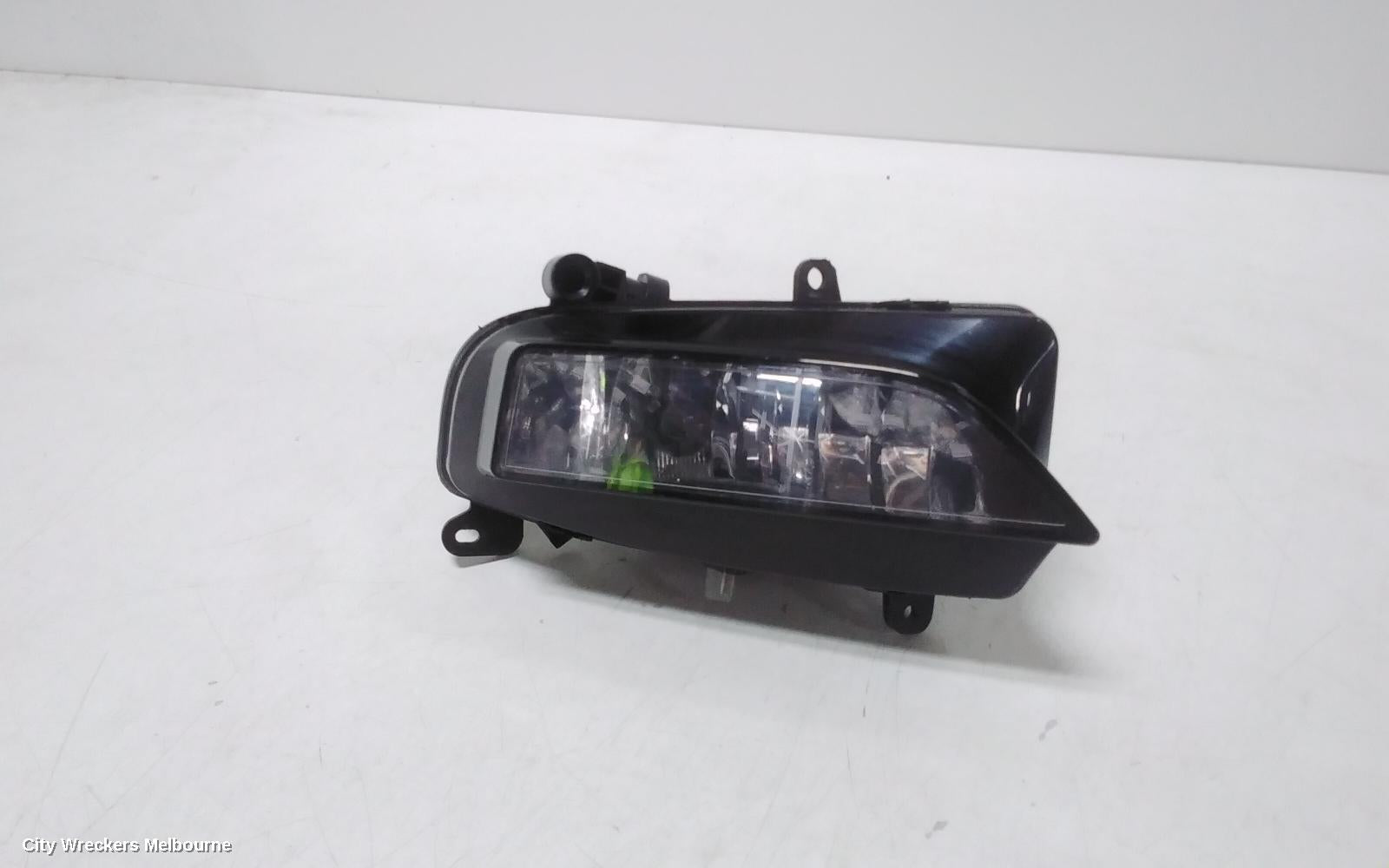 AUDI A4 RIGHT INDICATOR/FOG/SIDE, BUMPER FOGLAMP, B8 8K, 02/2008 - 01/2012 - Image 3