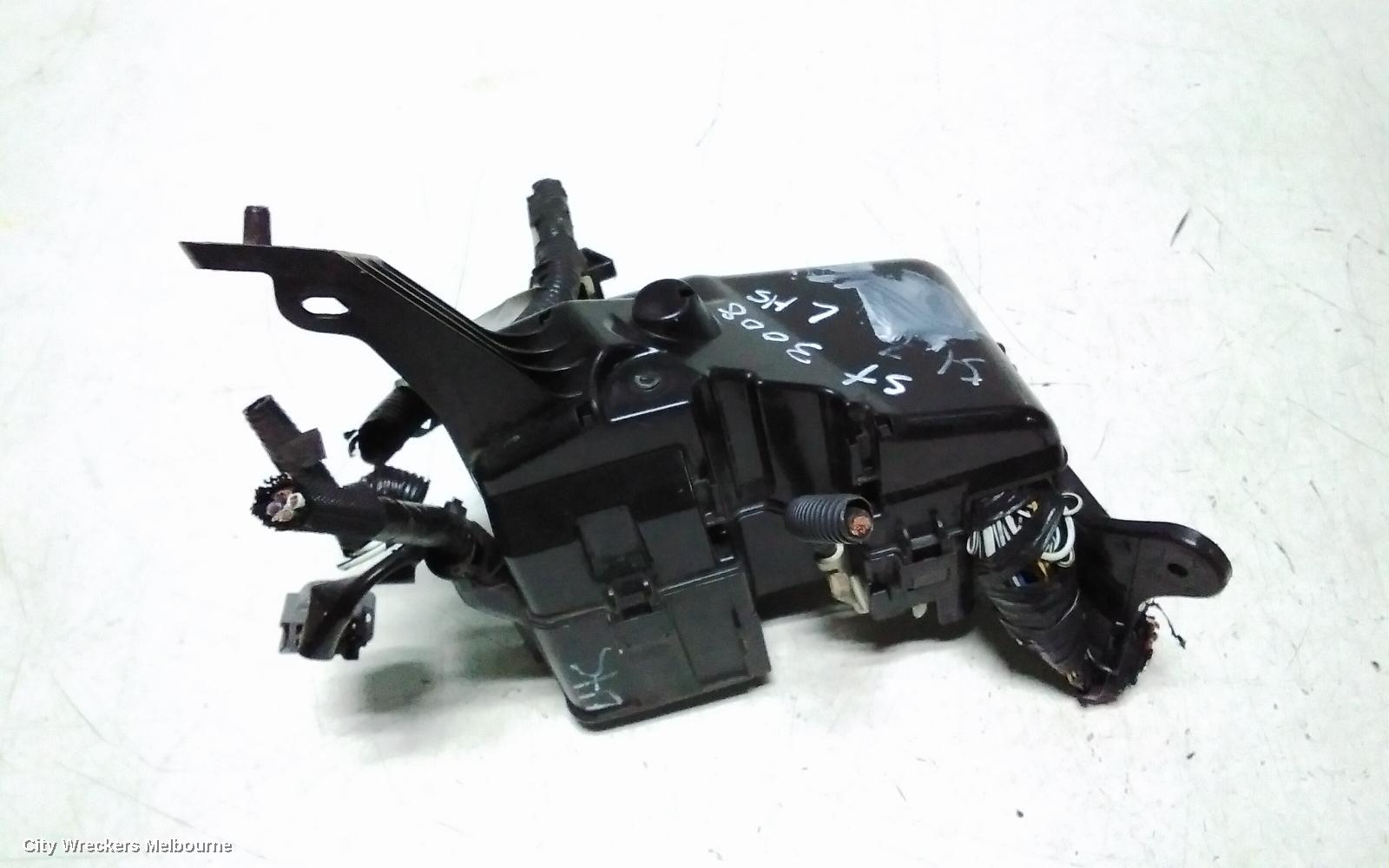 TOYOTA ESTIMA FUSE BOX, XR50, 05-19 - Image 3