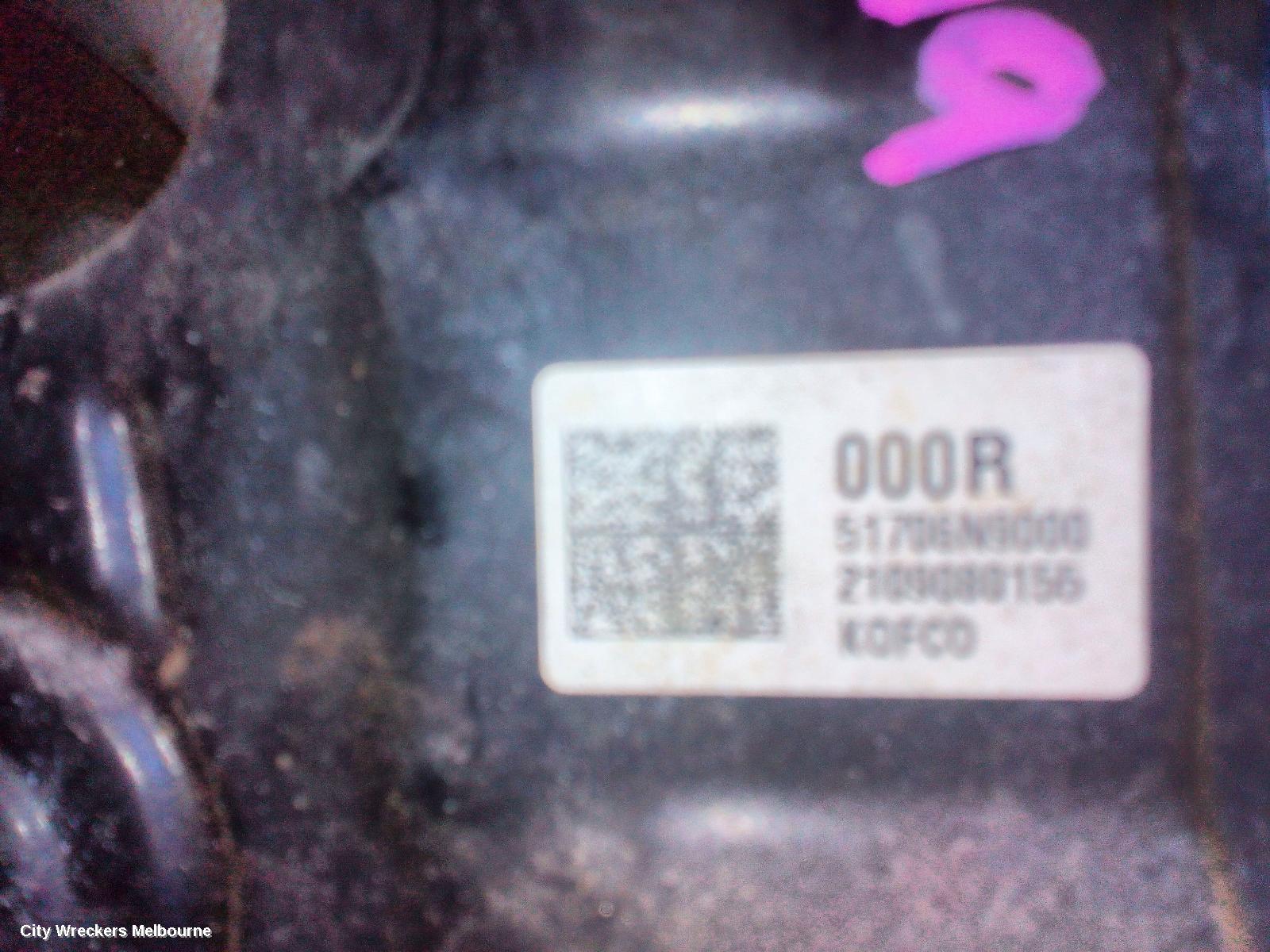 HYUNDAI TUCSON RIGHT FRONT HUB ASSEMBLY, NX4, AWD, 02/2021 ONWARDS - Image 3