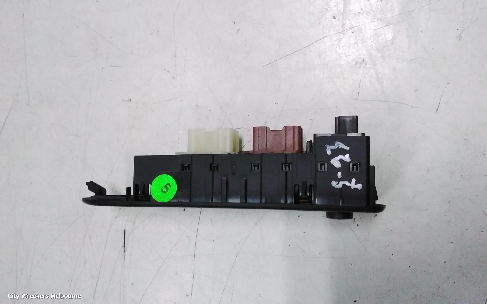 RENAULT CLIO PWR DR WIND SWITCH, RH FRONT (MASTER SWITCH), 4DR, BARE SWITCH ONLY, X98, 09/2013 - 10/2019 - Image 2