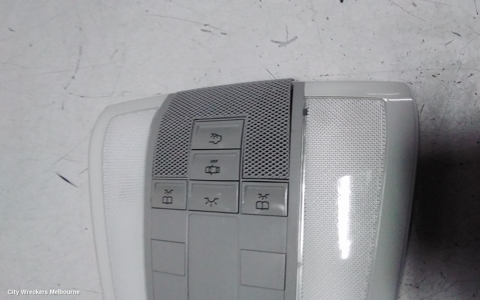 MERCEDES C CLASS COURTESY LIGHT, FRONT (CENTRE), NON SUNROOF CONTROLS TYPE, GREY, W204, 07/2007 - 01/2015 - Image 3