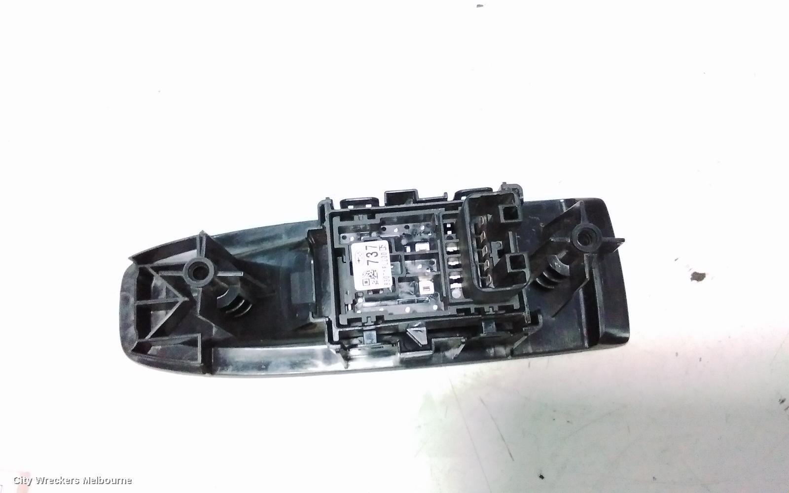 SUBARU FORESTER PWR DR WIND SWITCH, LH/RH REAR, SK, BLACK TIP, 08/2018 ONWARDS - Image 3