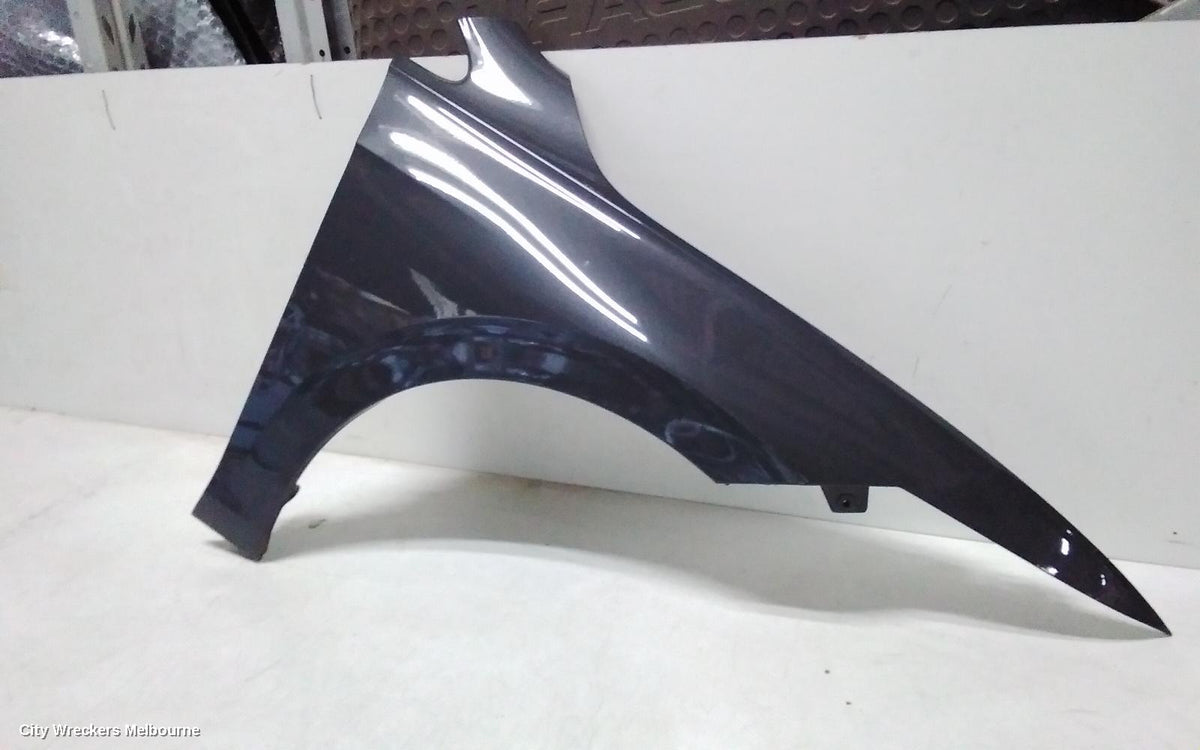VOLKSWAGEN GOLF RIGHT GUARD, GEN 8, 09/2020 ONWARDS - Image 2