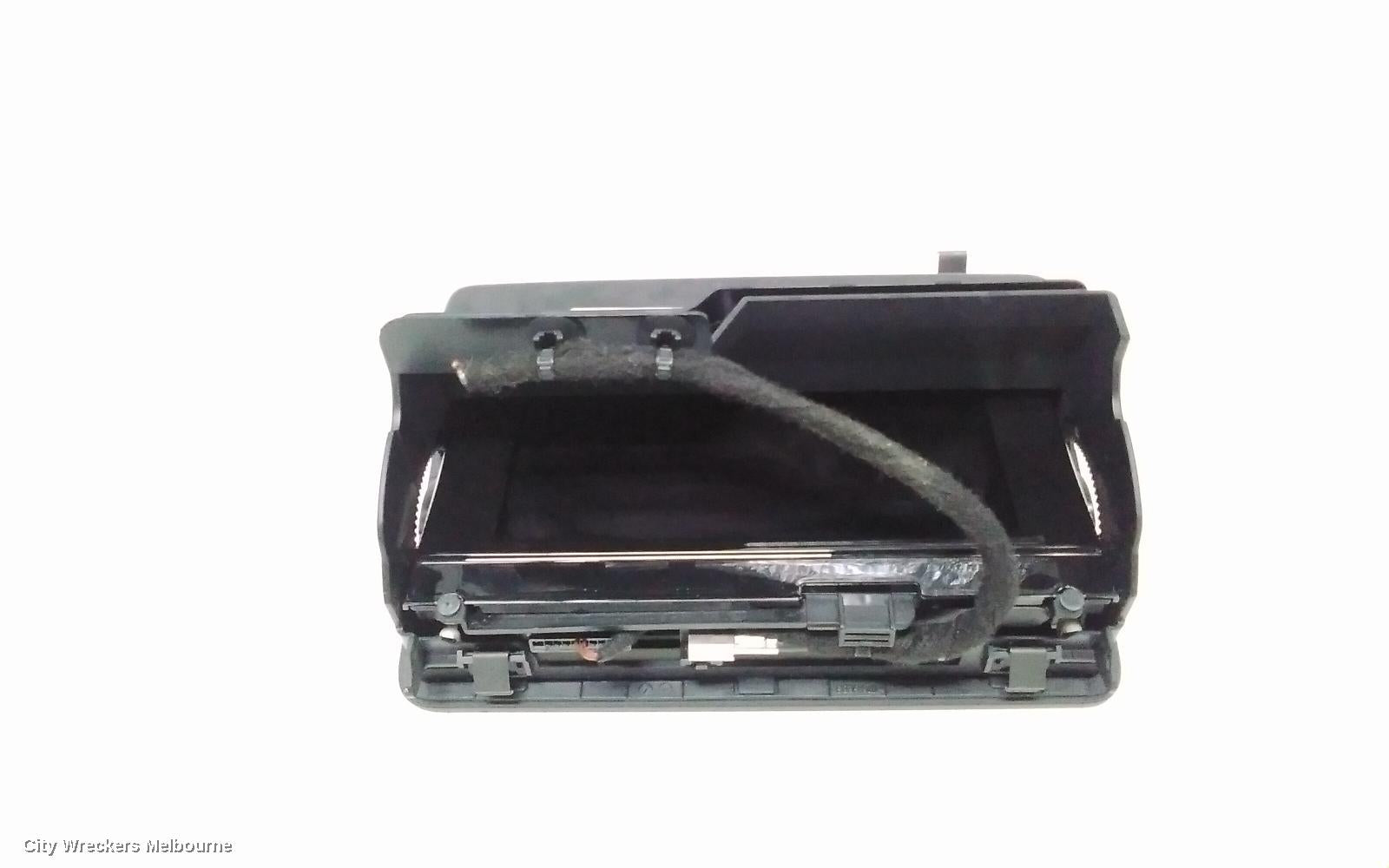 AUDI Q3 RADIO/CD/DVD/SAT/TV, CD PLAYER, 8U, 03/2012 - 12/2018 - Image 2