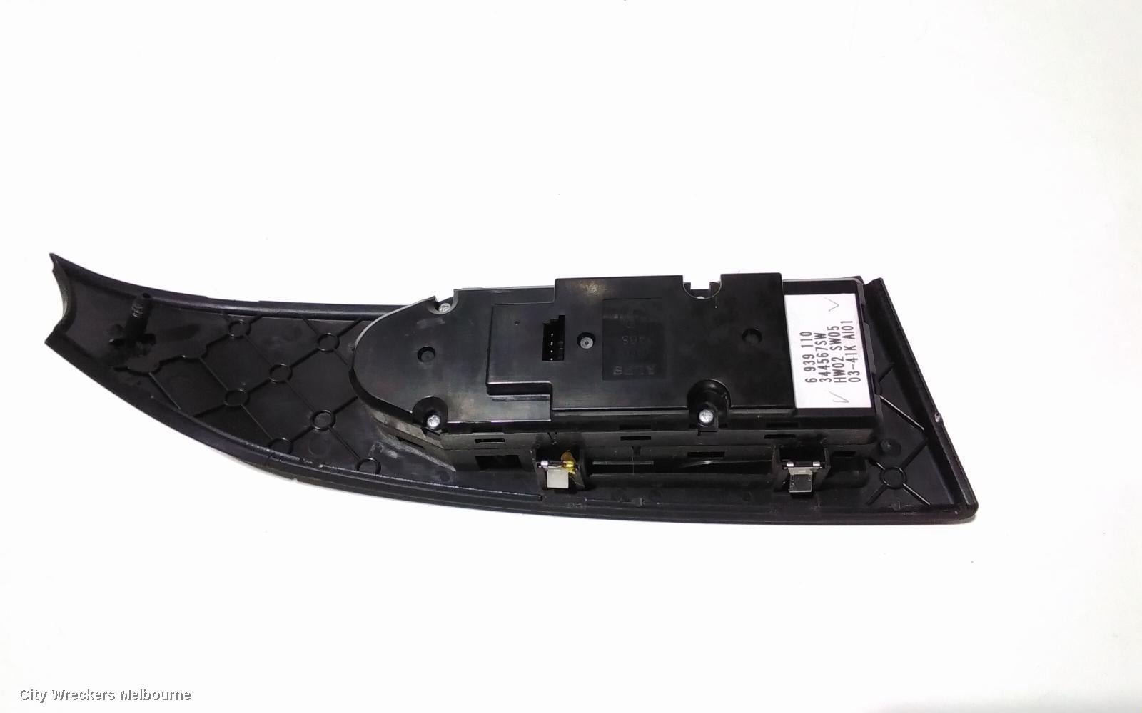 BMW 5 SERIES PWR DR WIND SWITCH, RH FRONT (MASTER SWITCH), W/ AUTO DIP MIRROR, E60, 10/2003 - 12/2006 - Image 3