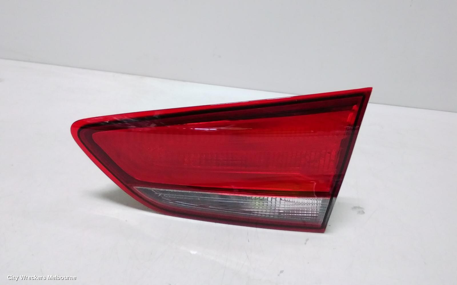 HYUNDAI I30 REAR GARNISH, TAILGATE LAMP (RH SIDE), STANDARD, NON LED TYPE, PD, 03/2017 ONWARDS - Image 2