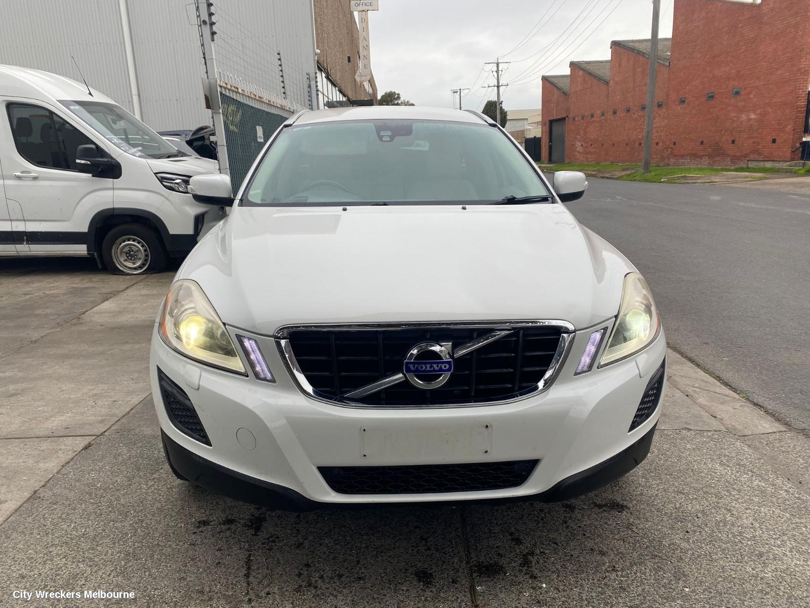 VOLVO XC60 PARCEL SHELF CARGO BLIND, DZ, 02/2009 - 04/2017 - Image 1