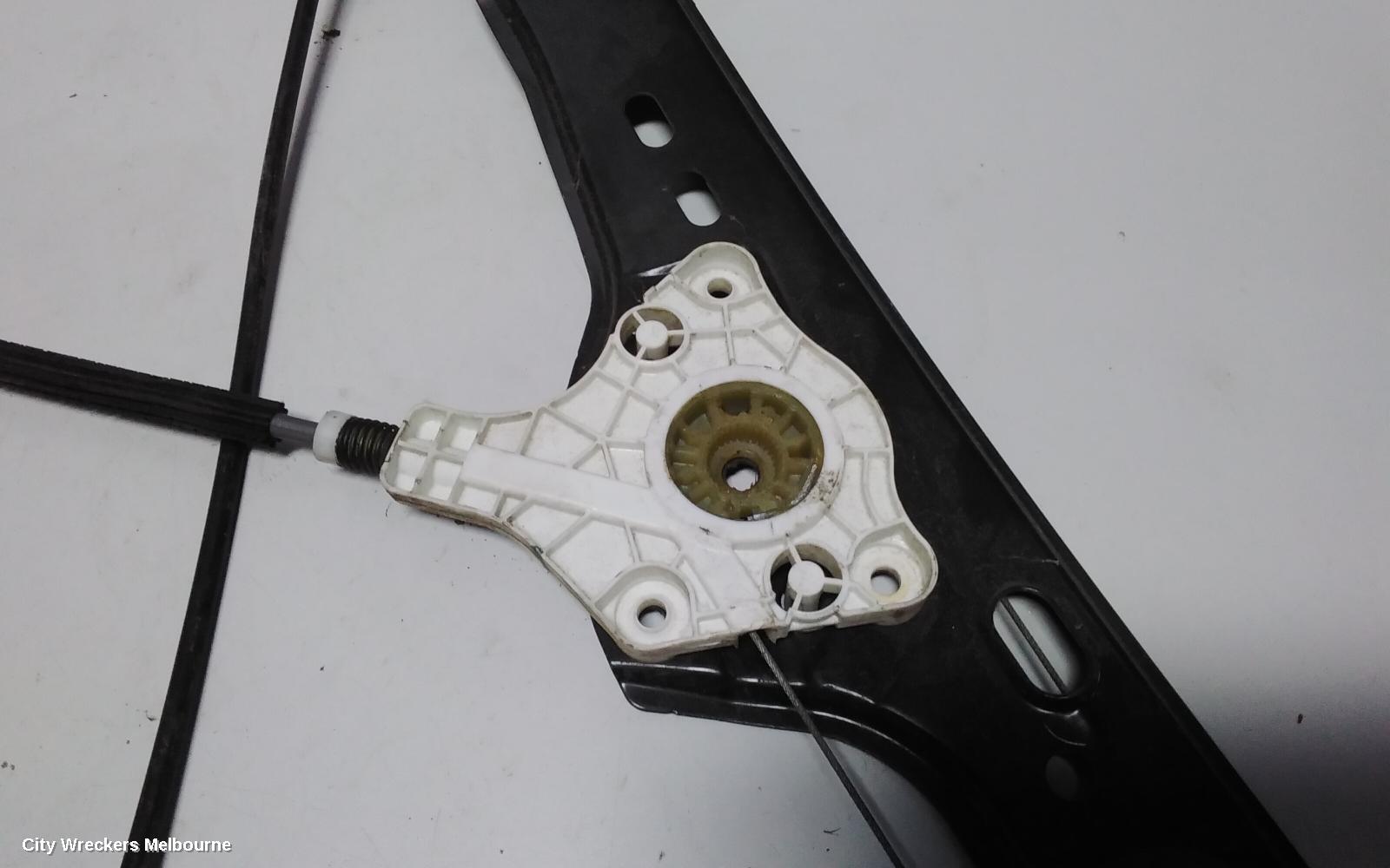 BMW 3 SERIES LEFT FRONT WINDOW REG/MOTOR, E90, SEDAN, 03/2005 - 01/2012 - Image 2