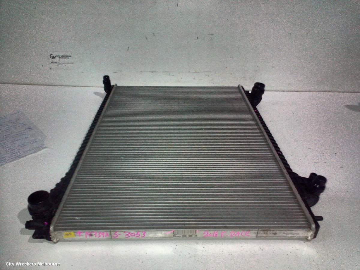 JAGUAR F PACE RADIATOR, X761, PRIMARY RADIATOR (CLOSEST TO ENGINE), AUTO, DIESEL, 2.0, TURBO, 02/2016 - 10/2020 - Image 3