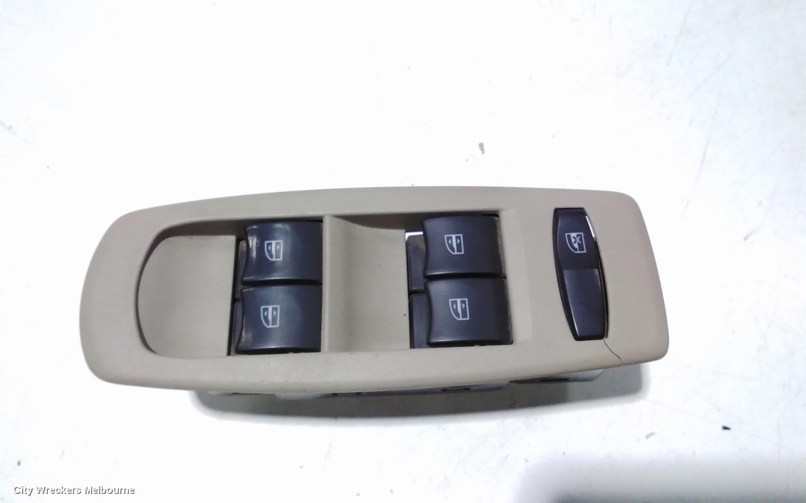 RENAULT KALEOS PWR DR WIND SWITCH, RH FRONT (MASTER SWITCH), H45, 07/2011 - 04/2016 - Image 1