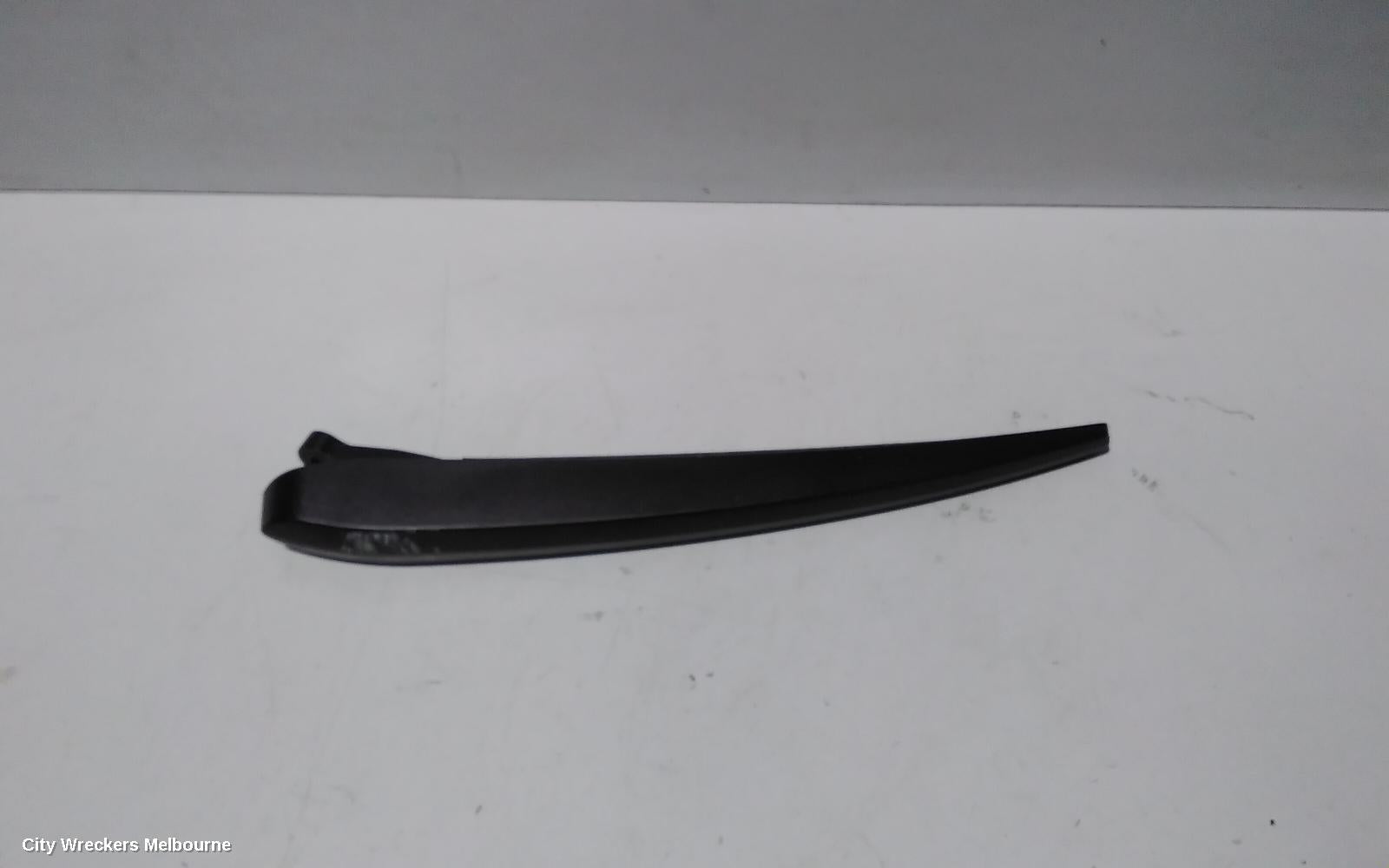 HOLDEN EQUINOX WIPER ARM, TAILGATE, EQ, 09/2017 - 12/2020 - Image 2