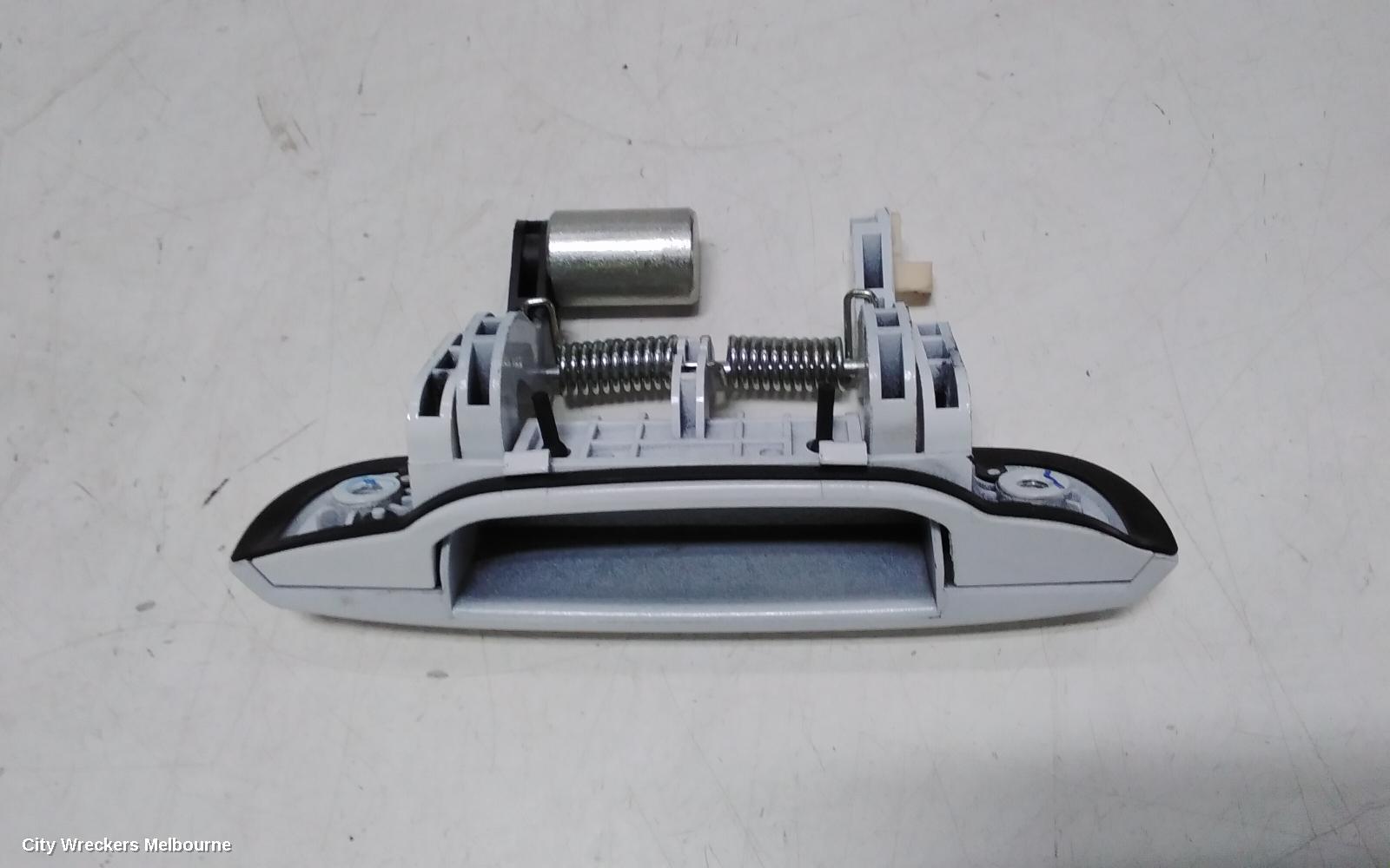 MG MG3 DOOR HANDLE, OUTER, RH REAR, COLOUR CODED, SZP1, 07/2016 ONWARDS - Image 2