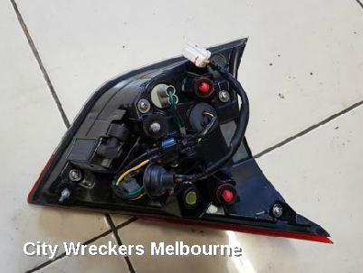 NISSAN XTRAIL REAR GARNISH, TAILGATE LAMP (RH SIDE), T32, 02/2014 - 01/2017 - Image 2
