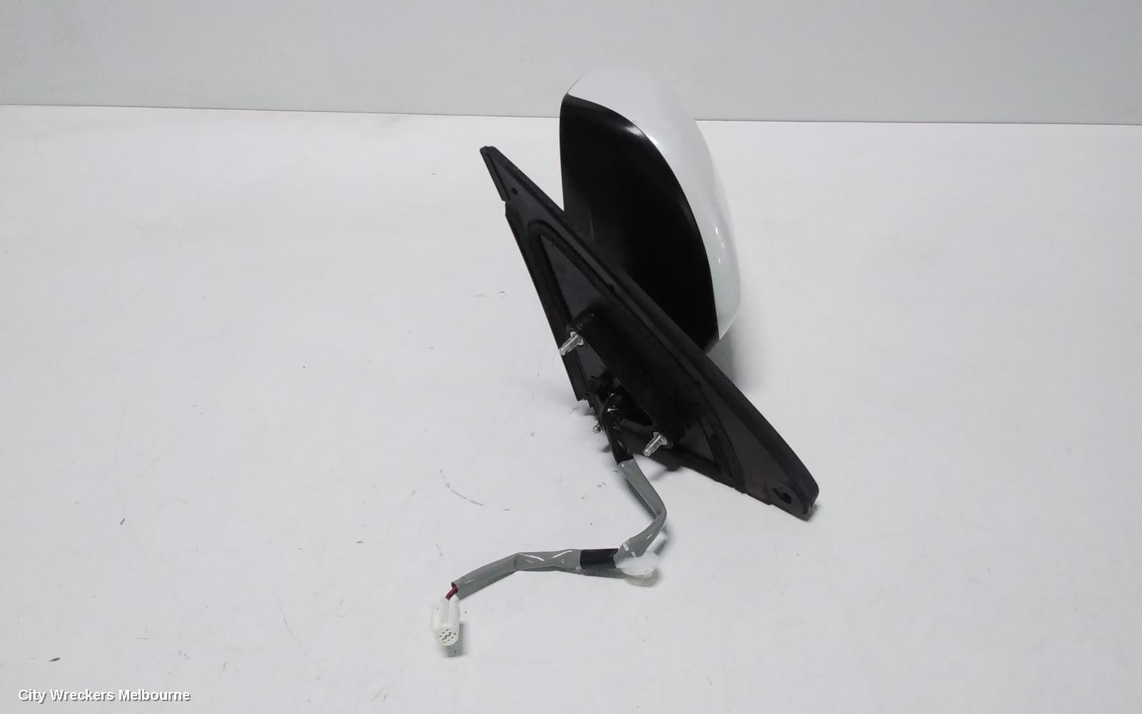 TOYOTA KLUGER LEFT DOOR MIRROR, GSU40-GSU45, COLOUR CODED, NON PUDDLE LIGHT TYPE, 05/2007 - 07/2010 - Image 3
