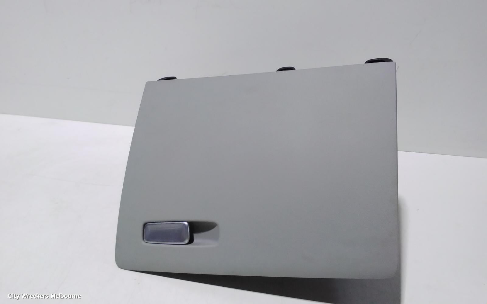 AUDI Q3 GLOVE BOX, 8U, 03/2012 - 12/2018 - Image 2