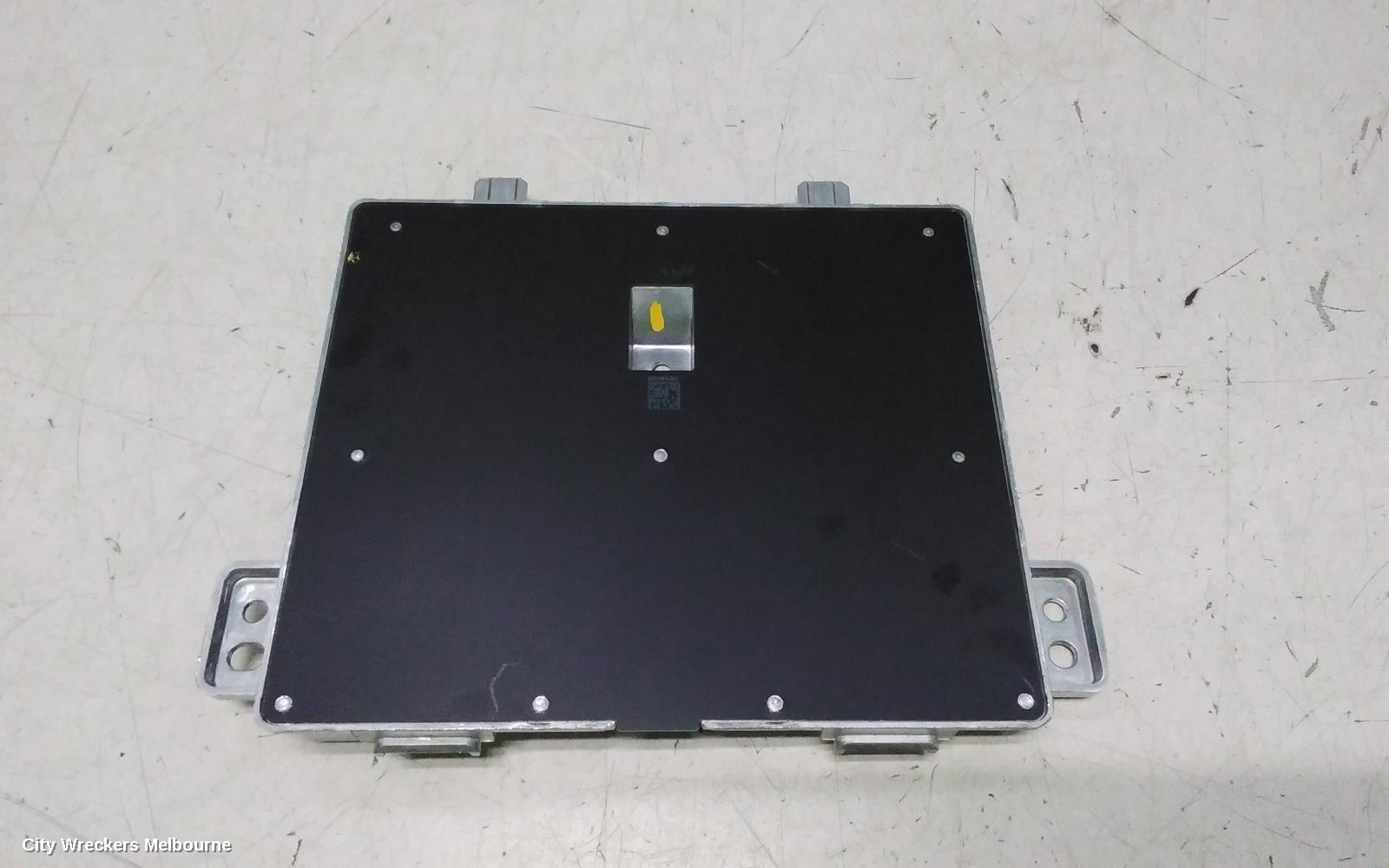 TESLA MODEL 3, 1ST GEN, 06/2019 ONWARDS, 1755100-00-D WIRELESS PHONE CHARGER CONTROL MODULE: 140814 - Image 1
