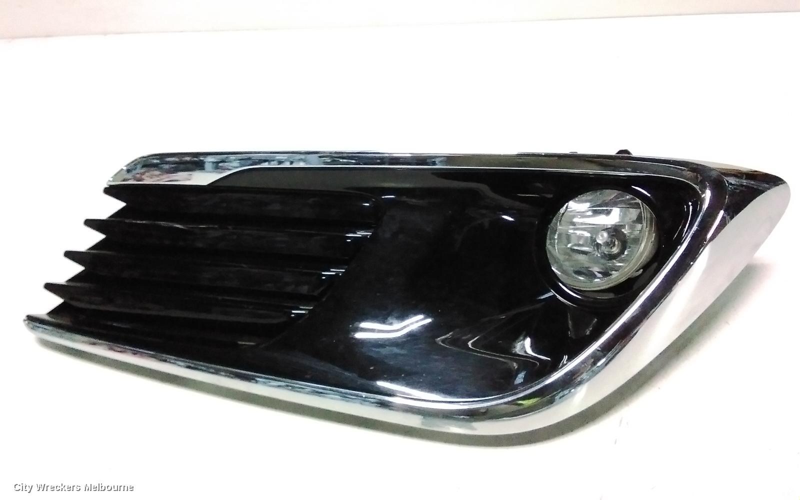 TOYOTA COROLLA RIGHT INDICATOR/FOG/SIDE, BUMPER FOGLAMP, ZRE182R/ZWE186R, HATCH, 03/2015 - 06/2018 - Image 2