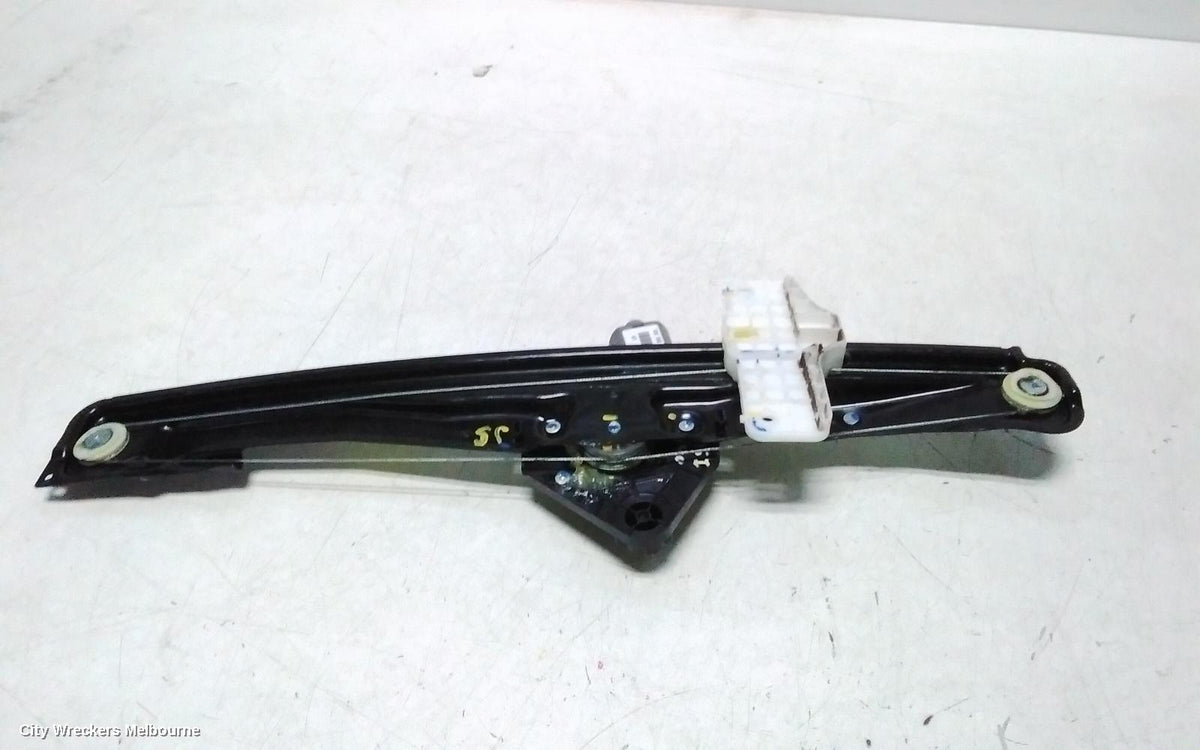 MAHINDRA XUV700 LEFT FRONT WINDOW REG/MOTOR, W601, 01/2023 ONWARDS - Image 3