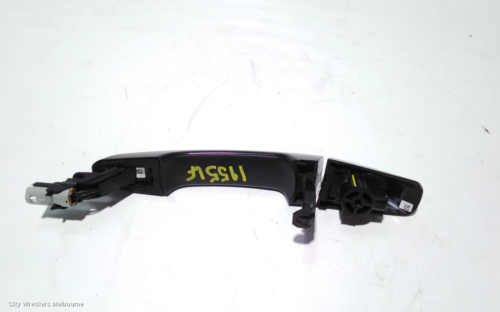 LAND ROVER DISCOVERY SPORT DOOR HANDLE, LH FRONT, OUTER, COLOUR CODED, NON CHROME INSERT TYPE, L550, 01/2015 - 06/2019 - Image 2
