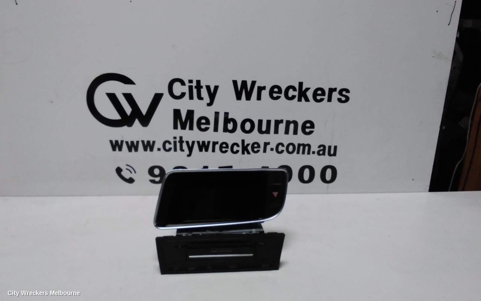 AUDI Q5 RADIO/CD/DVD/SAT/TV, DISPLAY UNIT, SAT NAV TYPE, 8R, 03/2009 - 01/2017 - Image 1