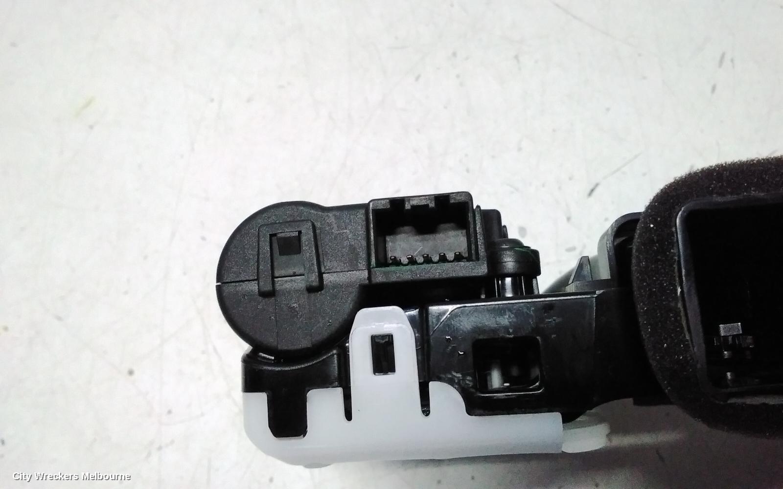 TESLA MODEL 3, 1ST GEN, 06/2019 ONWARDS, DASH AIRVENT -P-1807654-00-A: 121566 - Image 2