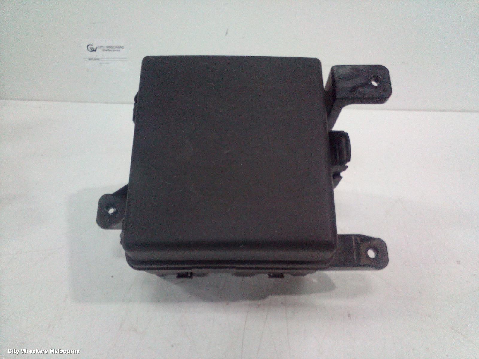 HYUNDAI GENESIS FUSE BOX, ENGINE BAY (LH SIDE), DH, 11/2014 - 01/2018 - Image 3