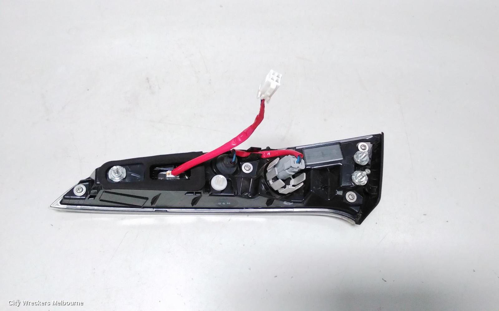 TOYOTA COROLLA REAR GARNISH, TAILGATE LAMP (LH SIDE), E210, HATCH, 07/2018 ONWARDS - Image 3