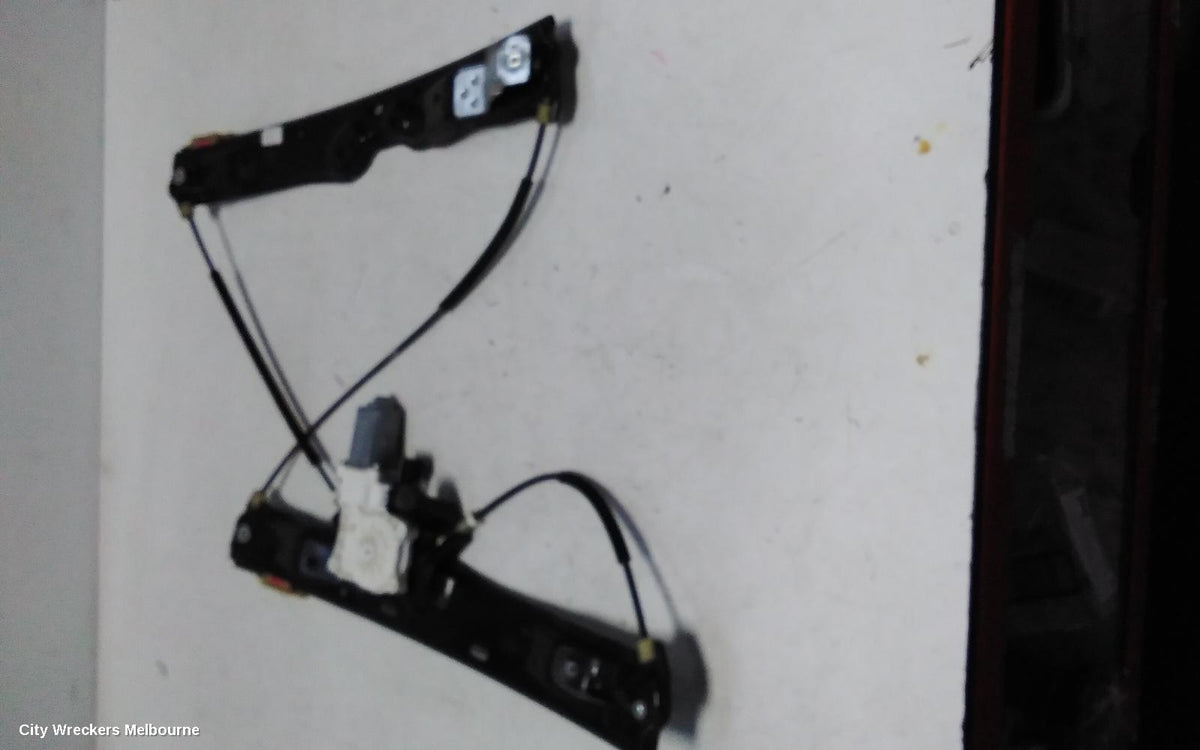 LAND ROVER DISCOVERY SPORT RIGHT FRONT WINDOW REG/MOTOR, L550, 01/2015 ONWARDS - Image 1