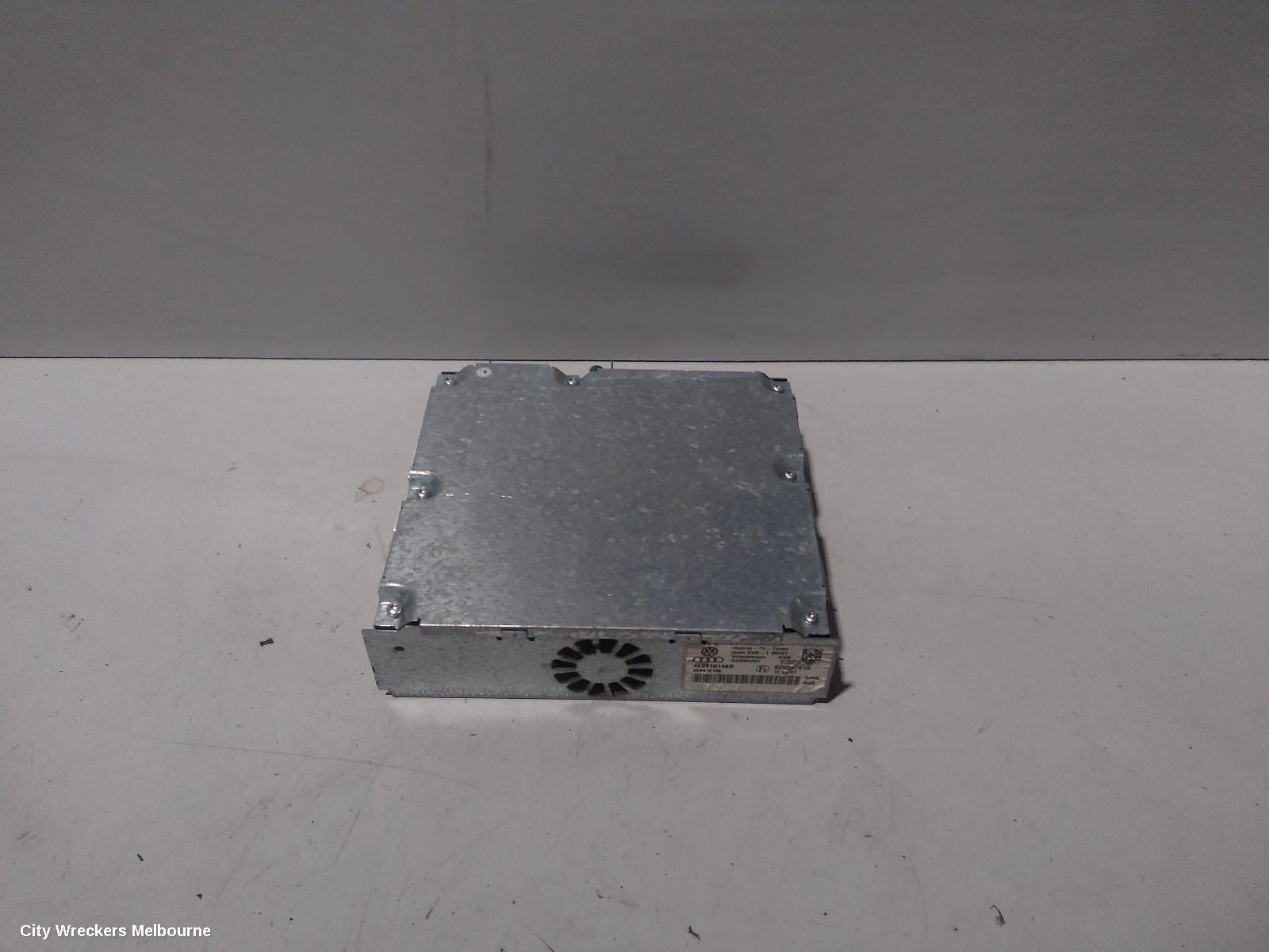 AUDI Q7 RADIO/CD/DVD/SAT/TV, TV TUNER, 4L, 09/2006 - 08/2015 - Image 1