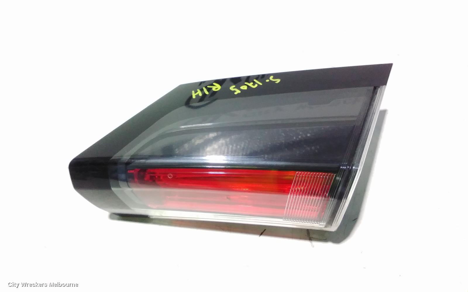 HONDA CIVIC REAR GARNISH, TAILGATE LAMP (RH SIDE), 10TH GEN, HATCH, 02/2017 ONWARDS - Image 2