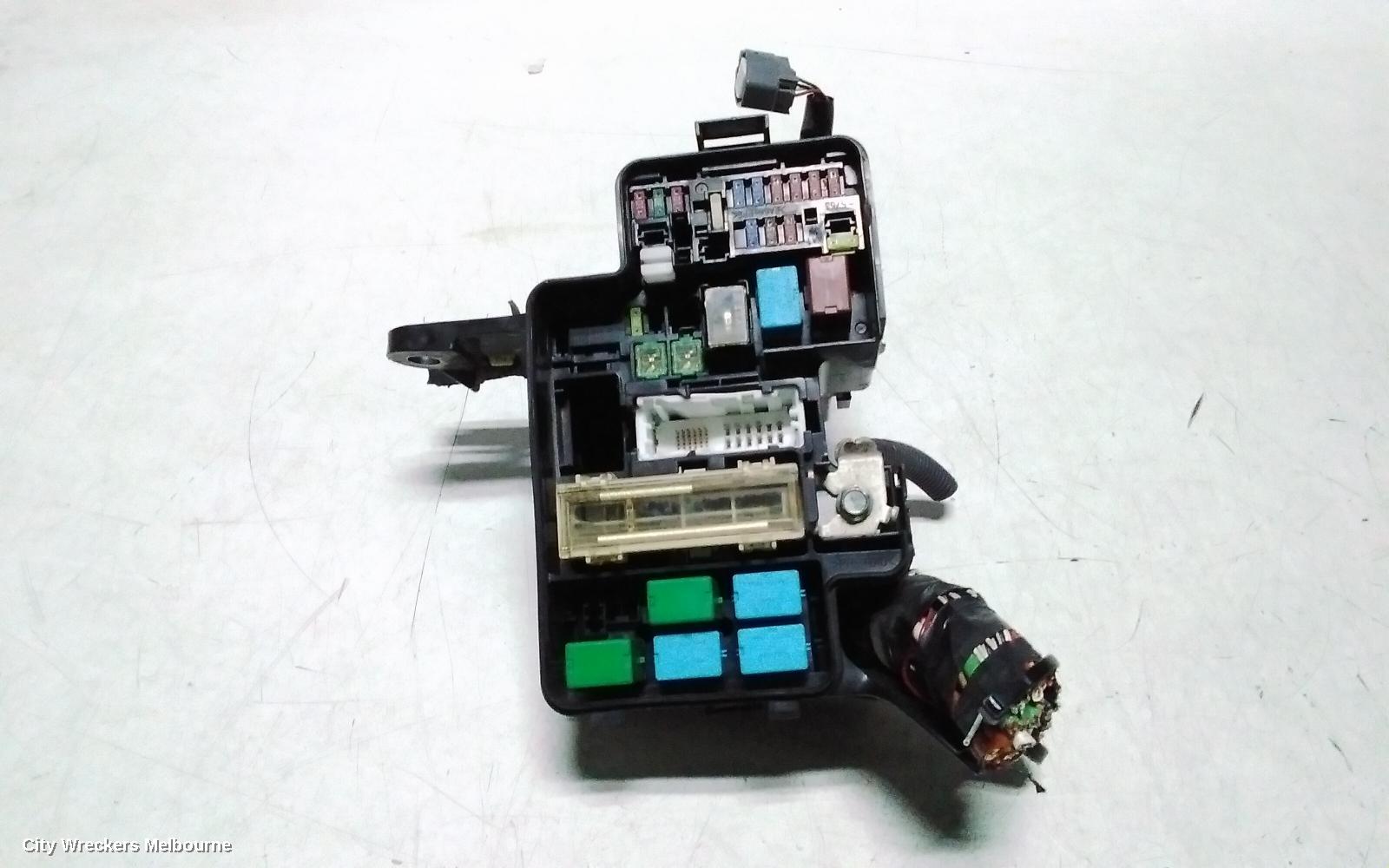 TOYOTA ESTIMA FUSE BOX, XR50, 05-19 - Image 1