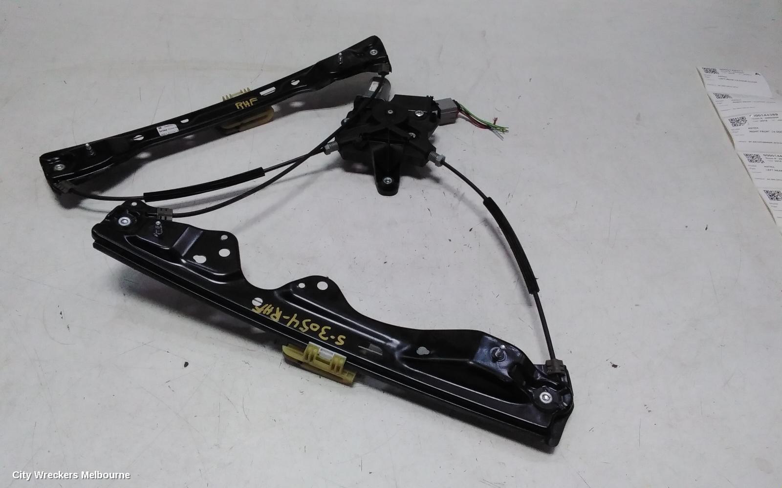 HOLDEN ASTRA RIGHT FRONT WINDOW REG/MOTOR, BK-BL, DOOR REG ASSY (REG AND MOTOR), 5DR HATCH/SEDAN, 09/2016 - 12/2020 - Image 1