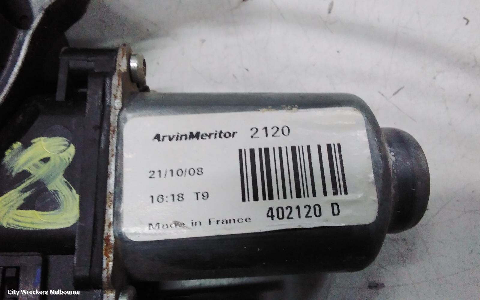 NISSAN NAVARA RIGHT FRONT WINDOW REG/MOTOR, D40 (VIN VSK), POWER, 05/2007 - 08/2015 - Image 3