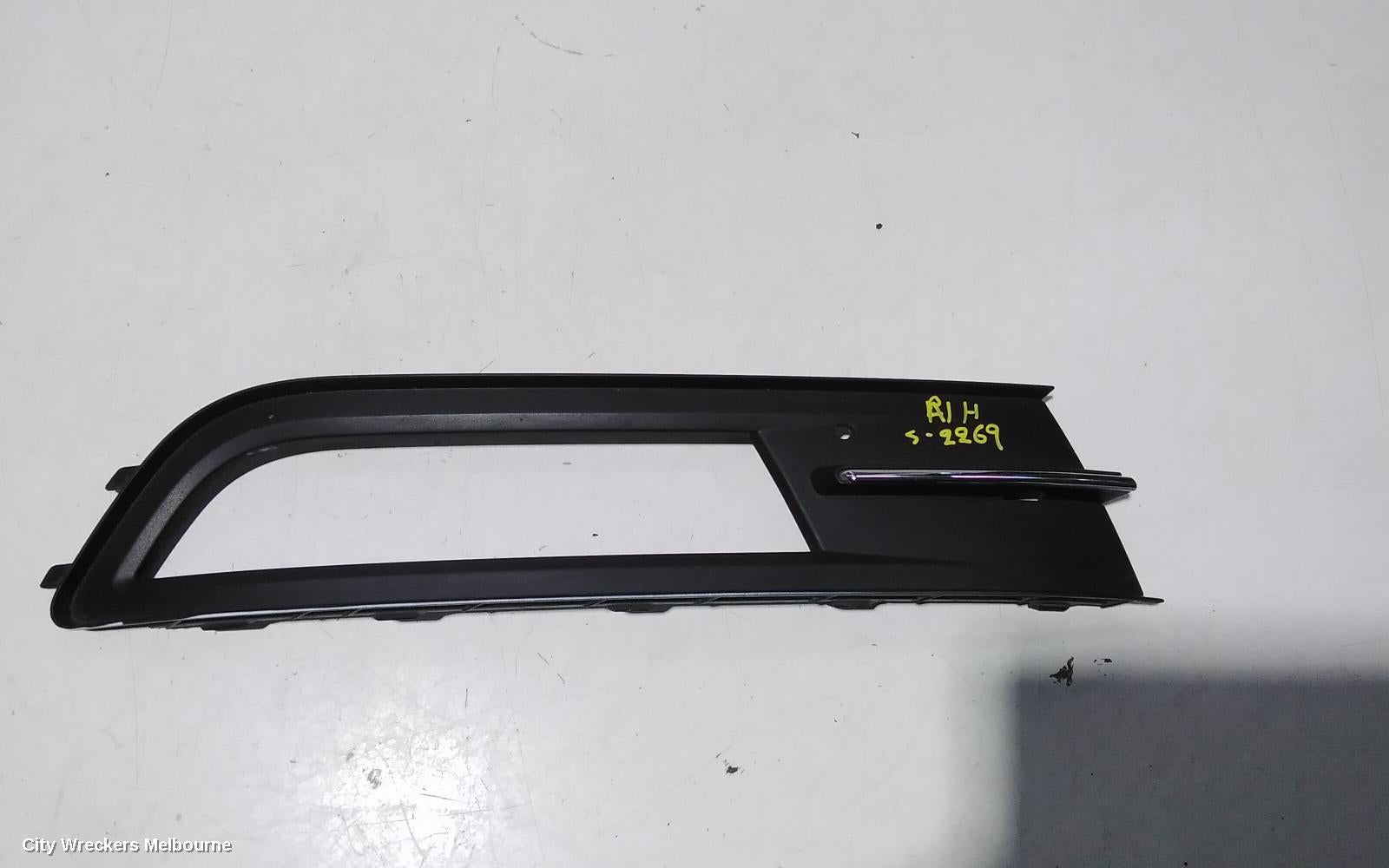 VOLKSWAGEN PASSAT RIGHT INDICATOR/FOG/SIDE, B8/MK7, BUMPER FOGLAMP, STANDARD TYPE, 06/2015 - 10/2019 - Image 2