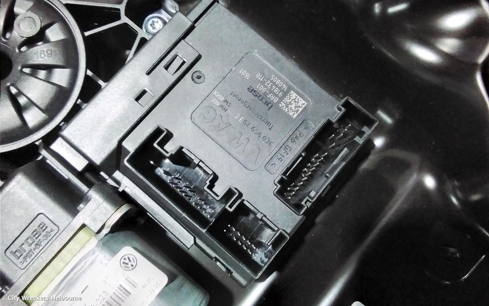 VOLKSWAGEN PASSAT RIGHT FRONT WINDOW REG/MOTOR, 3C/MK6 B7, SEDAN/WAGON, 09/2010 - 05/2015 - Image 3