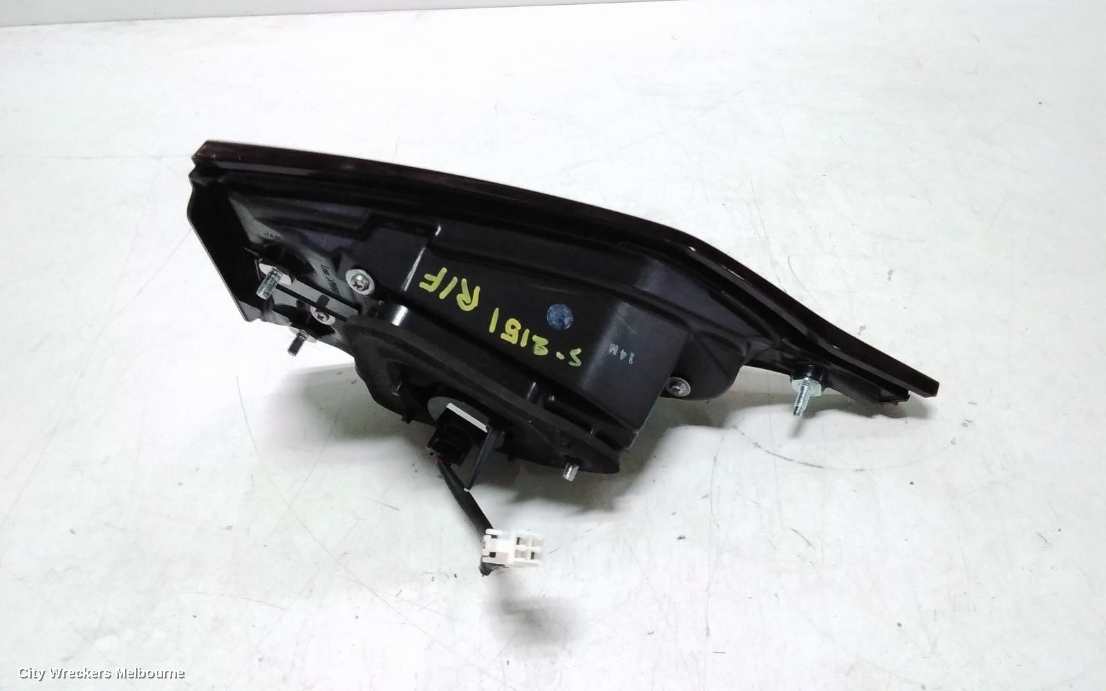 TOYOTA COROLLA REAR GARNISH, BOOTLID LAMP (RH SIDE), E210, SEDAN, 09/2019 ONWARDS - Image 3