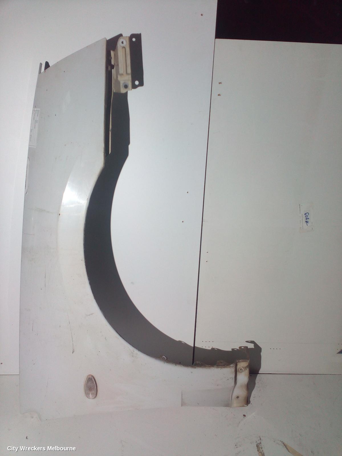 MITSUBISHI 380 RIGHT GUARD, DB, 09/2005 - 03/2008 - Image 1