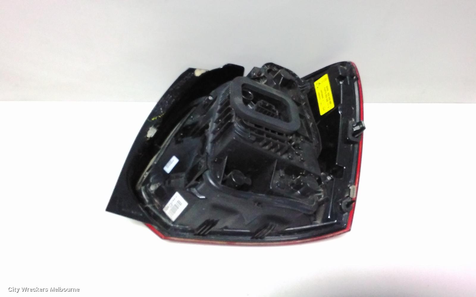 VOLKSWAGEN POLO LEFT TAILLIGHT, 6R, COMFORTLINE/TRENDLINE, RED INSERT TYPE, 05/2014 - 09/2017 - Image 3