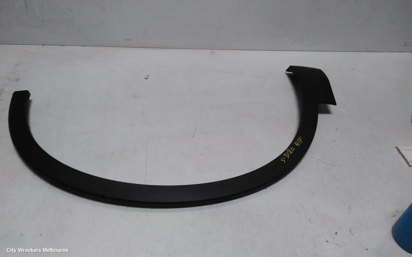 VOLVO XC40 WHEEL ARCH FLARE, RH FRONT, 02/2018 ONWARDS - Image 2