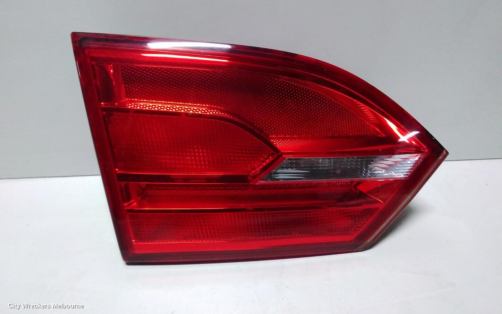 VOLKSWAGEN JETTA REAR GARNISH, BOOTLID LAMP (LH SIDE), 1B, 02/2011 - 10/2014 - Image 2