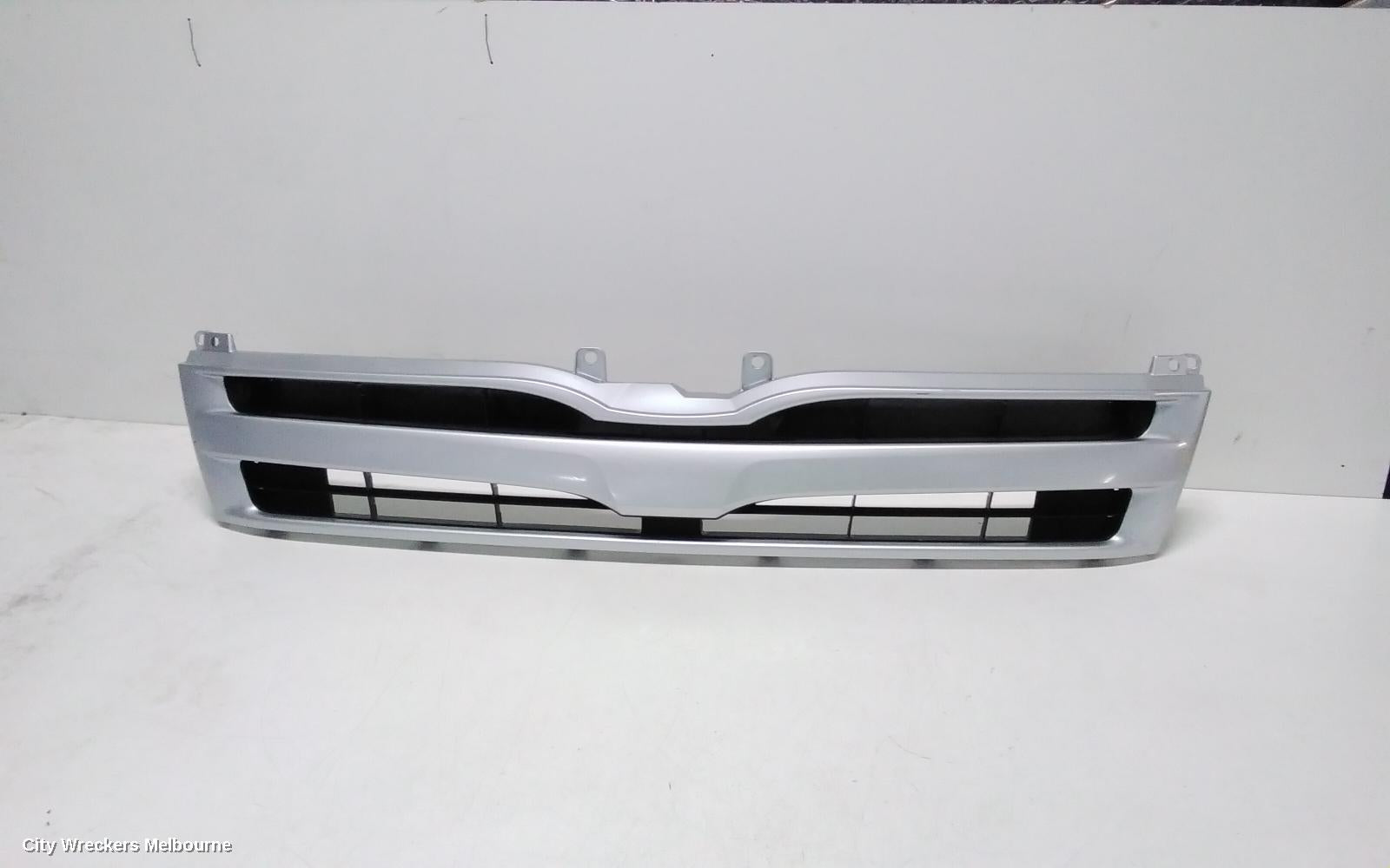 TOYOTA HIACE GRILLE, BUMPER GRILLE (CENTRE), TRH/KDH, SLWB, 08/2010 - 01/2014 - Image 1