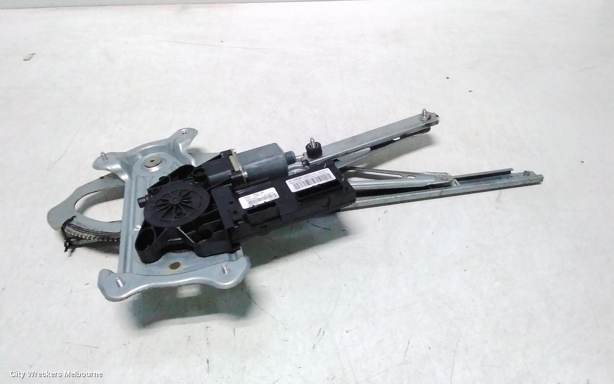RENAULT MEGANE RIGHT FRONT WINDOW REG/MOTOR, X32/X95, 09/2010 - 05/2016 - Image 1